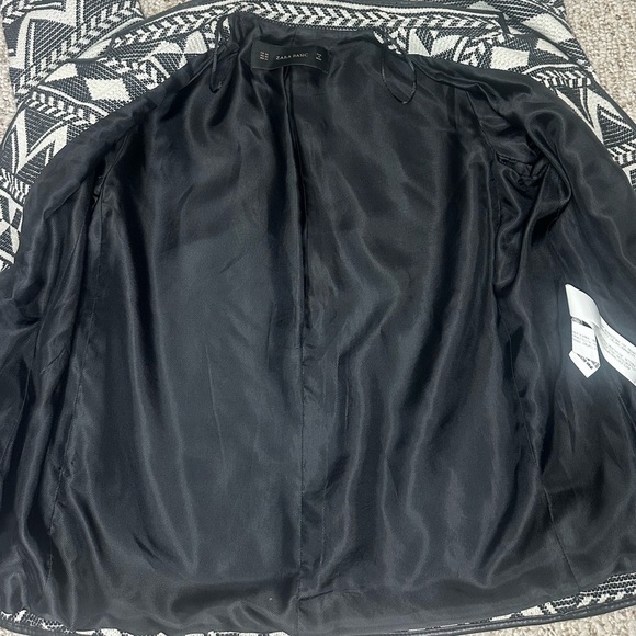 Zara Black and White Geometric Cape size XS - Picture 9 of 11